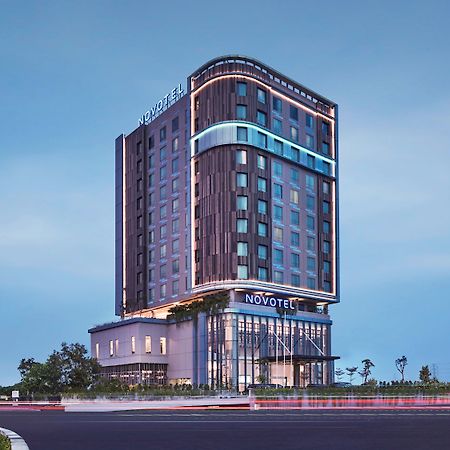 Novotel Karawang Exterior foto